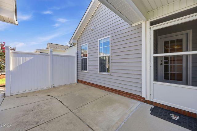 488 Pinecroft Drive, Clayton, NC 27520