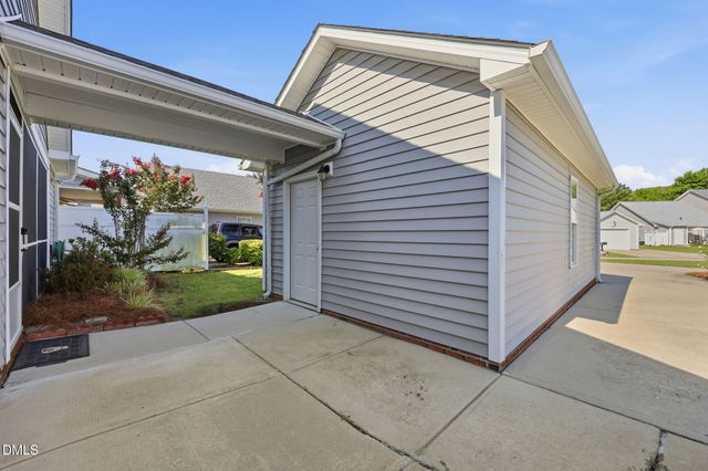 488 Pinecroft Drive, Clayton, NC 27520