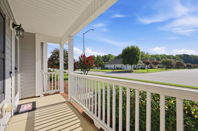 488 Pinecroft Drive, Clayton, NC 27520