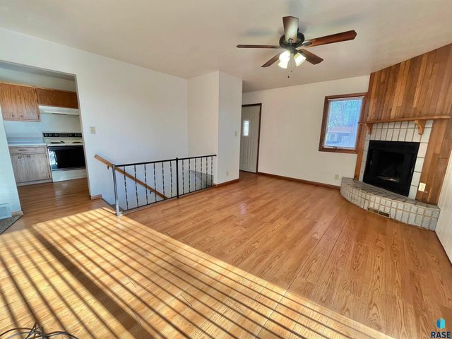 3909 S Glendale Ave Avenue, Sioux Falls, SD 57105