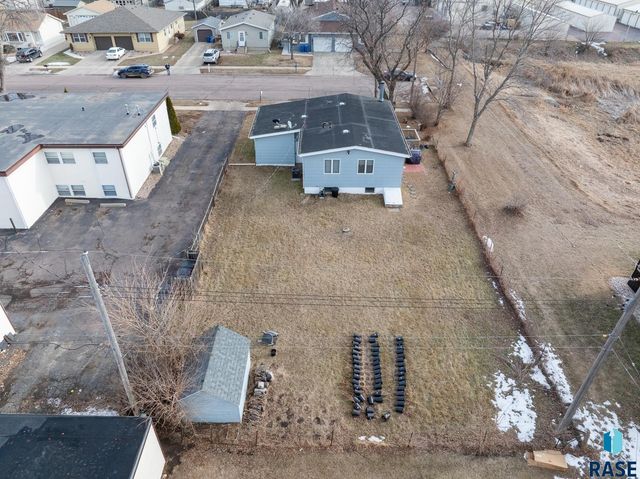 3909 S Glendale Ave Avenue, Sioux Falls, SD 57105