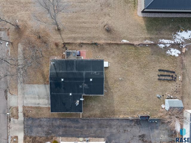 3909 S Glendale Ave Avenue, Sioux Falls, SD 57105