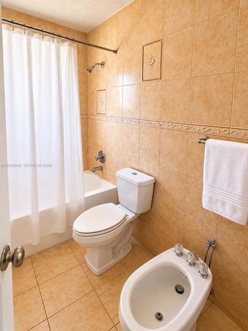 8010 NW 186th Terrace, Hialeah, FL 33015