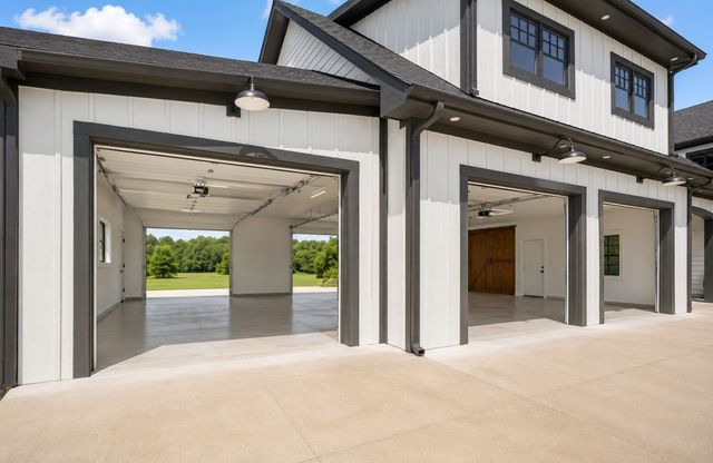 1397 Westfield Rd, Dickson, TN 37055