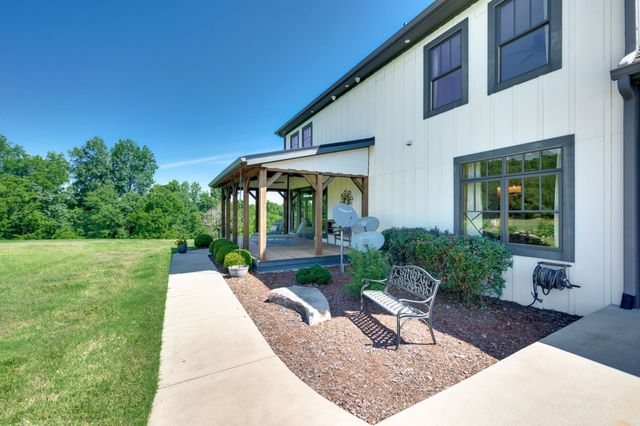 1397 Westfield Rd, Dickson, TN 37055
