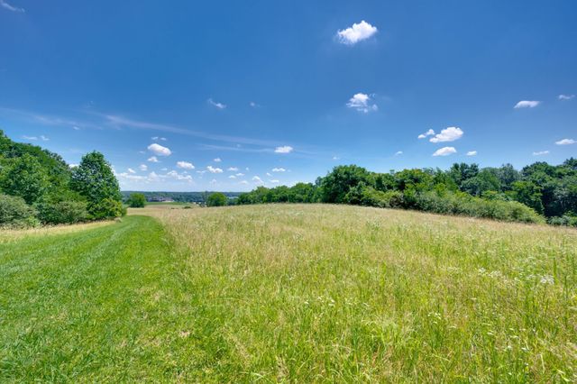 1397 Westfield Rd, Dickson, TN 37055