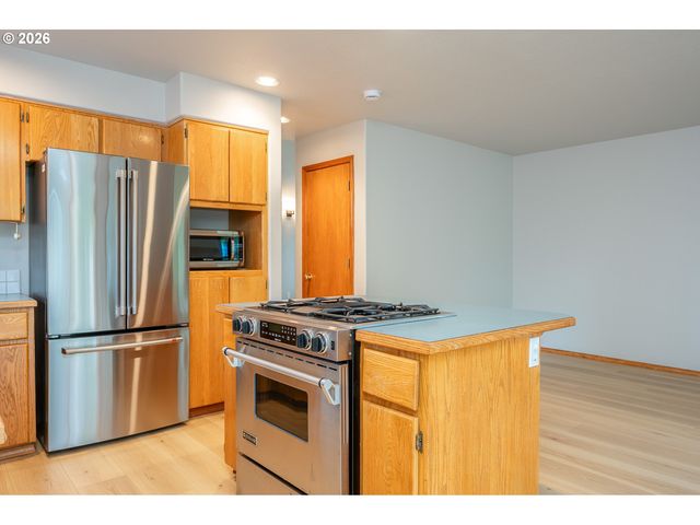 10905 Se HENDERSON St, Portland, OR 97266