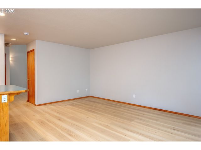 10905 Se HENDERSON St, Portland, OR 97266