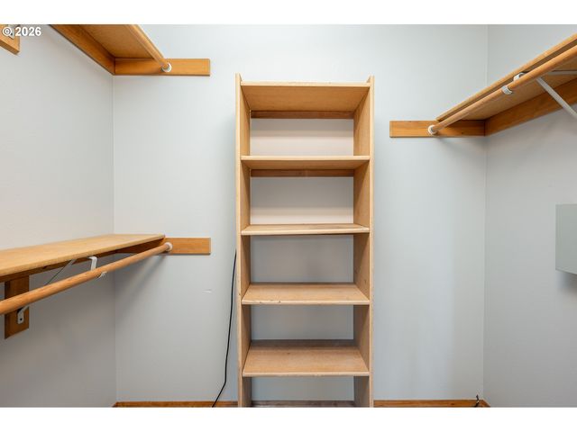 10905 Se HENDERSON St, Portland, OR 97266