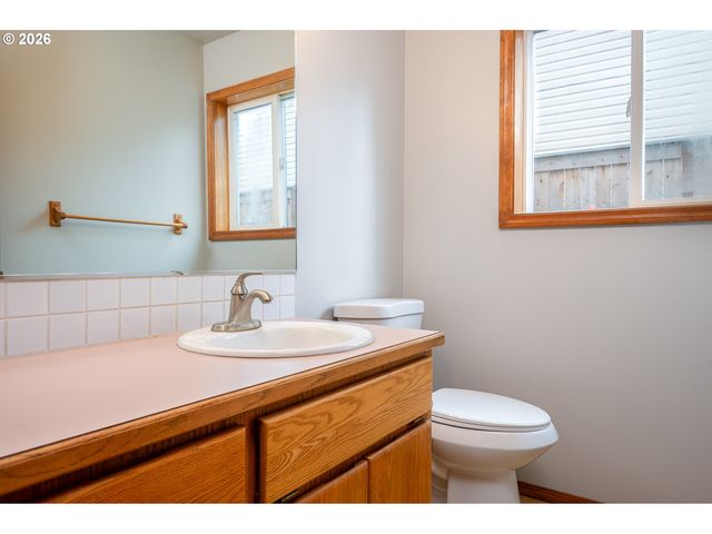 10905 Se HENDERSON St, Portland, OR 97266
