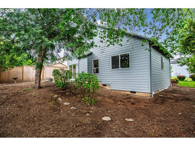 10905 Se HENDERSON St, Portland, OR 97266