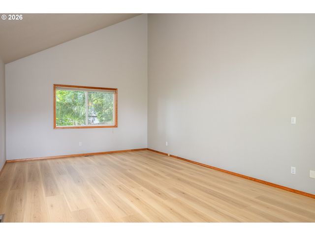 10905 Se HENDERSON St, Portland, OR 97266