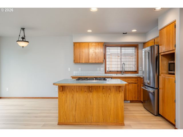 10905 Se HENDERSON St, Portland, OR 97266