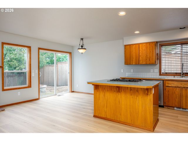 10905 Se HENDERSON St, Portland, OR 97266