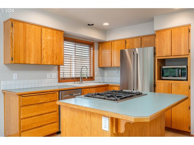 10905 Se HENDERSON St, Portland, OR 97266