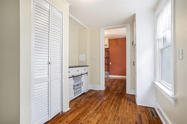 320 N Division Street, Marshall, MI 49068