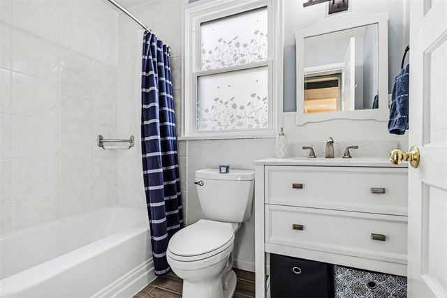 320 N Division Street, Marshall, MI 49068