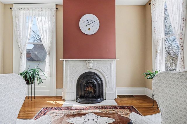 320 N Division Street, Marshall, MI 49068