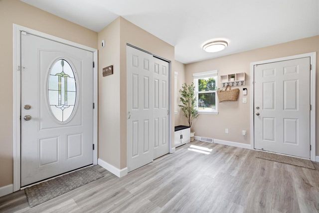 1222 Phoenix DRIVE, Waukesha, WI 53186