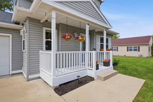 1222 Phoenix DRIVE, Waukesha, WI 53186
