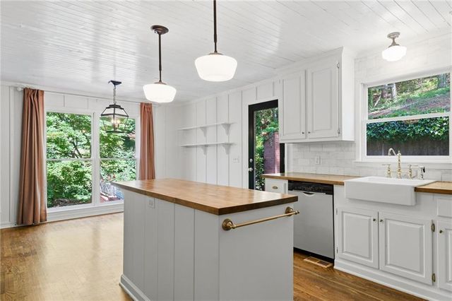 297 Breeze Hill Lane, Canton, GA 30114