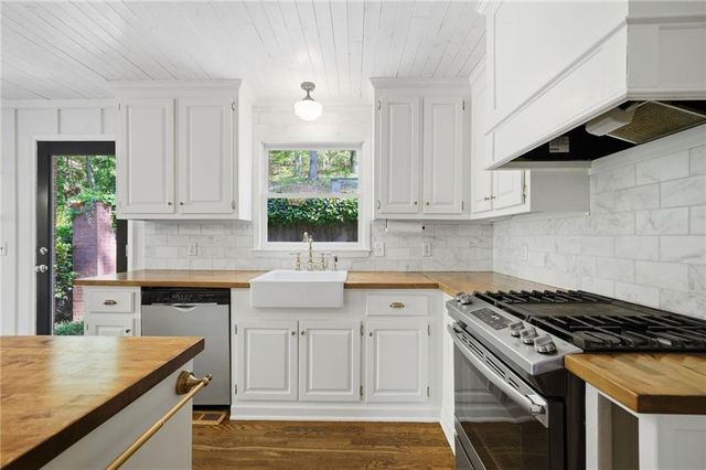 297 Breeze Hill Lane, Canton, GA 30114