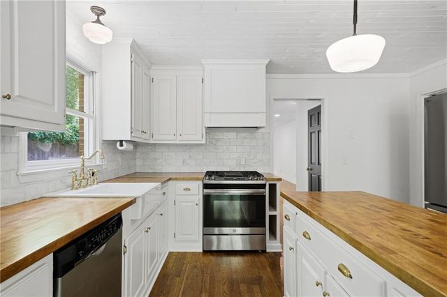 297 Breeze Hill Lane, Canton, GA 30114