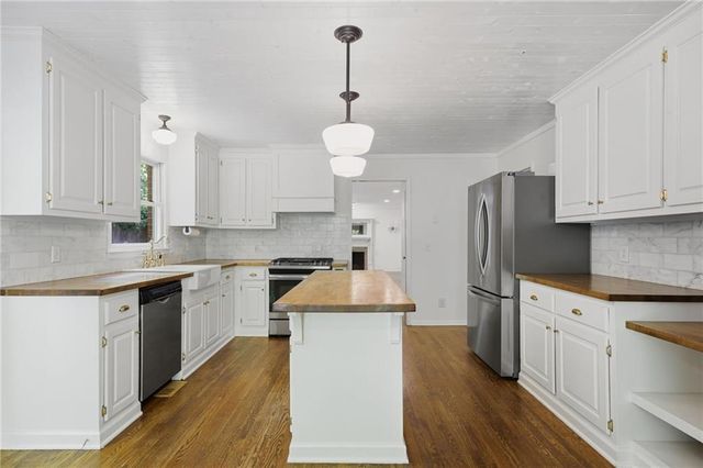 297 Breeze Hill Lane, Canton, GA 30114