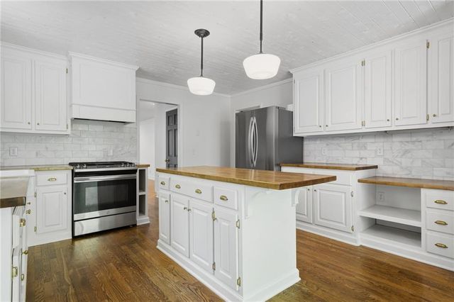 297 Breeze Hill Lane, Canton, GA 30114