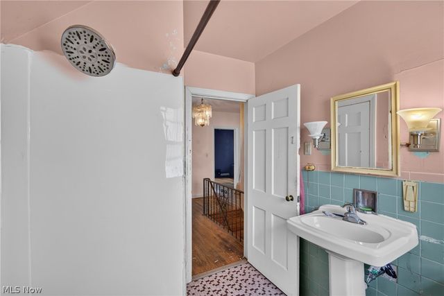 4724 Green Road, Warrensville Heights, OH 44128