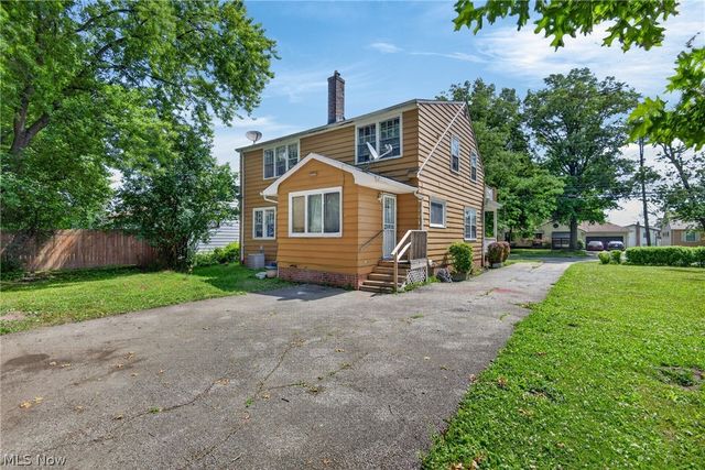 4724 Green Road, Warrensville Heights, OH 44128