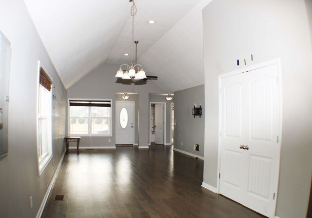 1689 Taurus Farm Rd, Lafayette, TN 37083