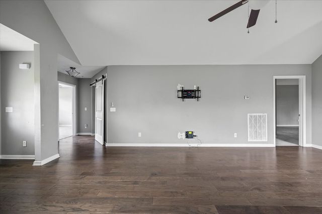 1689 Taurus Farm Rd, Lafayette, TN 37083