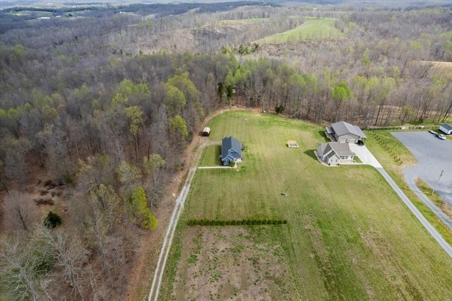 1689 Taurus Farm Rd, Lafayette, TN 37083