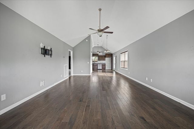 1689 Taurus Farm Rd, Lafayette, TN 37083