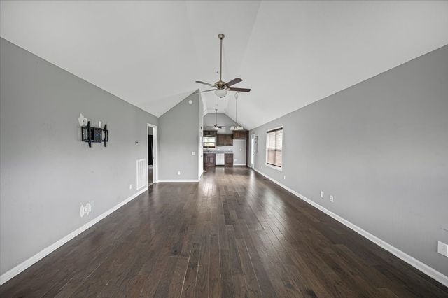 1689 Taurus Farm Rd, Lafayette, TN 37083