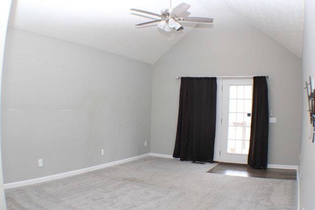 1689 Taurus Farm Rd, Lafayette, TN 37083