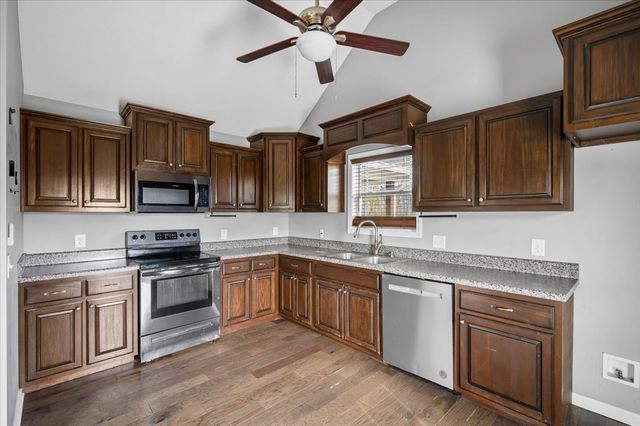 1689 Taurus Farm Rd, Lafayette, TN 37083