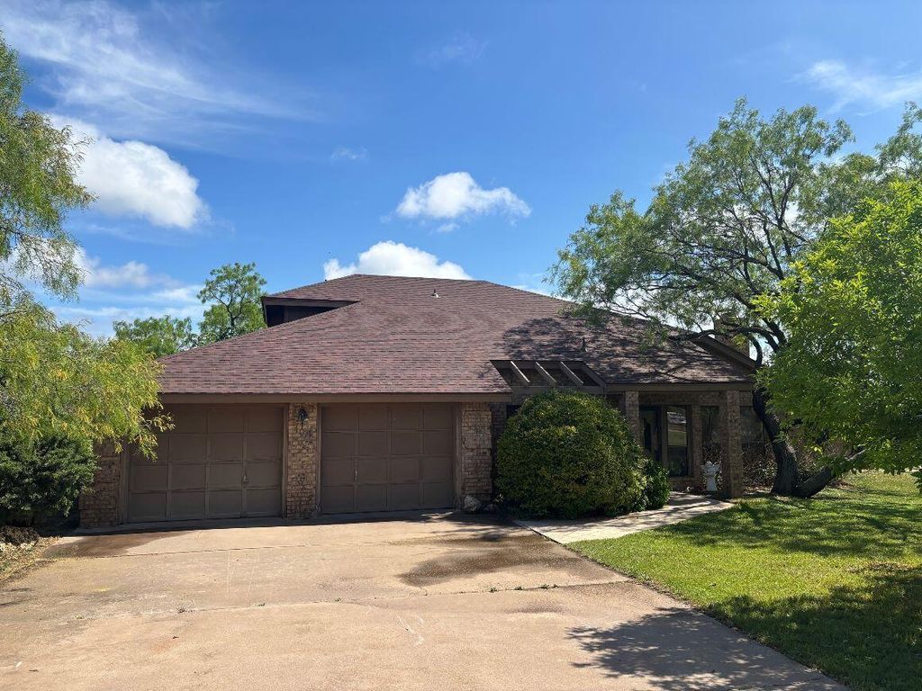 104 Edinburgh Road, San Angelo, TX 76901