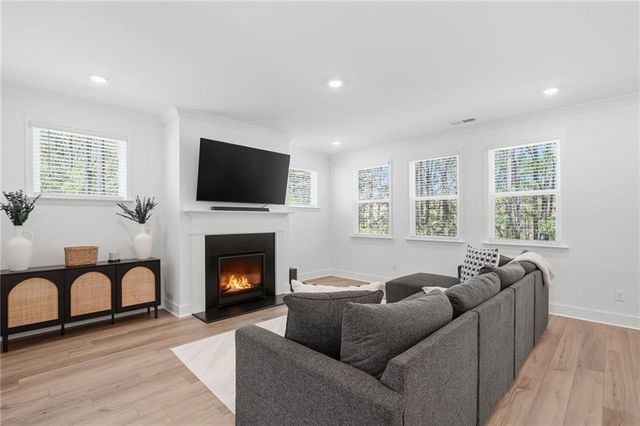 143 Meadow View Loop, Dallas, GA 30132