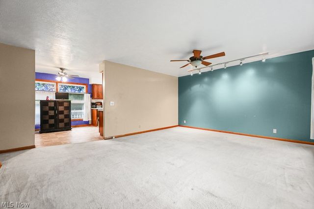5260 Huckleberry Street NW, North Canton, OH 44720