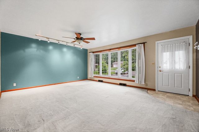 5260 Huckleberry Street NW, North Canton, OH 44720