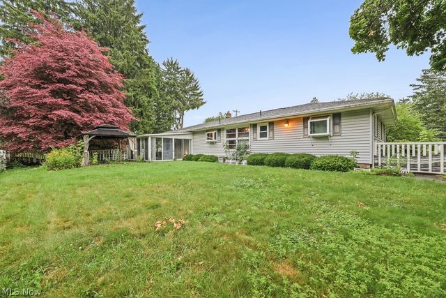 5260 Huckleberry Street NW, North Canton, OH 44720