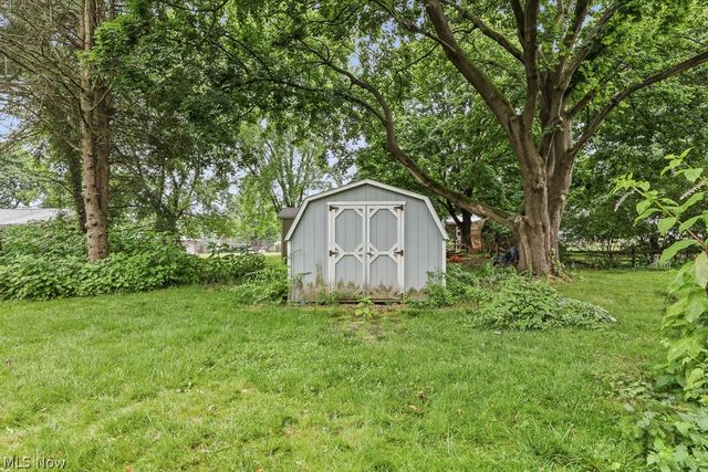5260 Huckleberry Street NW, North Canton, OH 44720