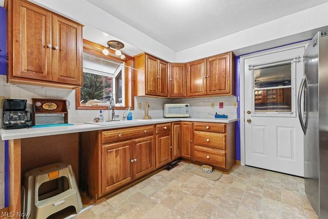 5260 Huckleberry Street NW, North Canton, OH 44720