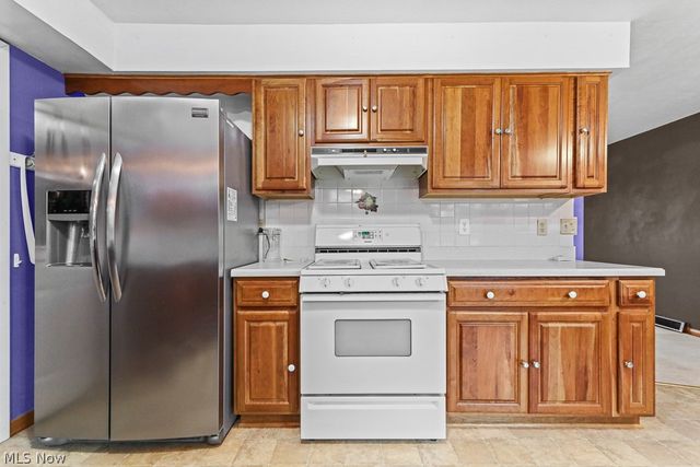 5260 Huckleberry Street NW, North Canton, OH 44720