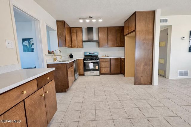 10364 NEWCASTLE Drive, El Paso, TX 79924