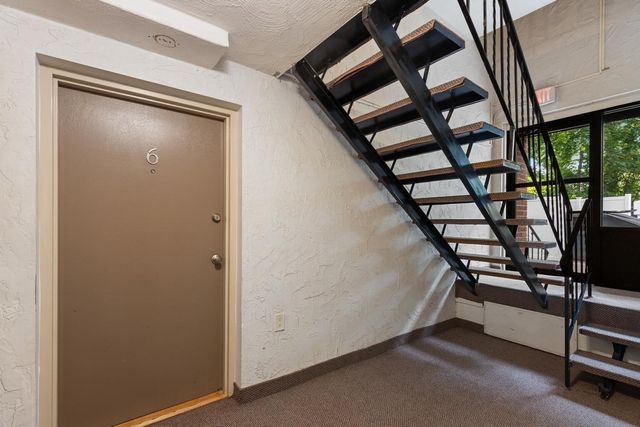 31 Jones Ter 6, Stoughton, MA 02072