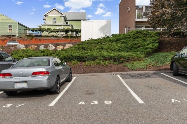 31 Jones Ter 6, Stoughton, MA 02072