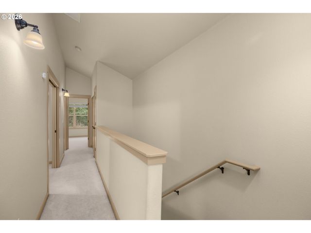 1912 Ne 48TH Way, Hillsboro, OR 97124